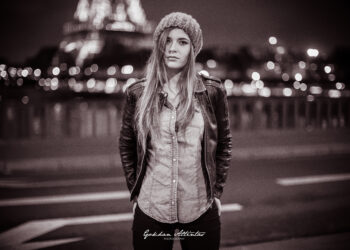OCEANE GONZALEZ, TOUR EIFFEL, NOIR ET BLANC, GOKHAN ALTINTAS PHOTOGRAPHY